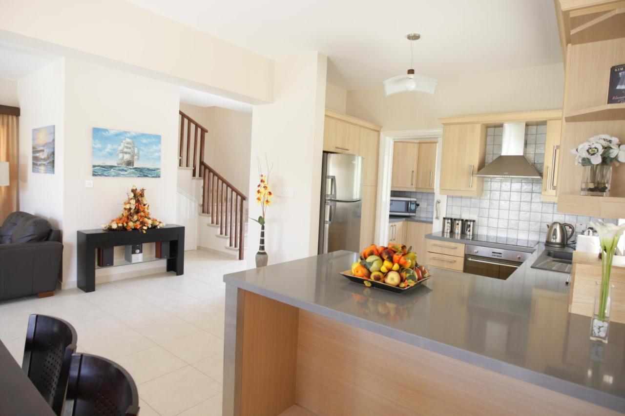Holidays Villas 皮斯索里 外观 照片