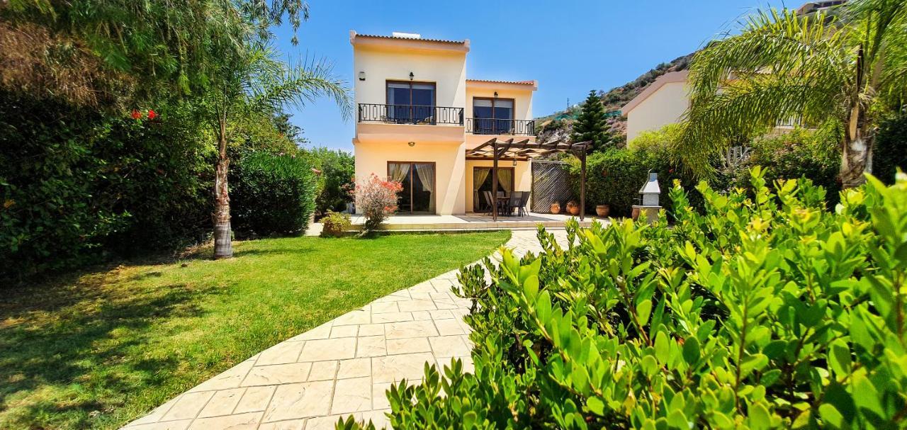 Holidays Villas 皮斯索里 外观 照片