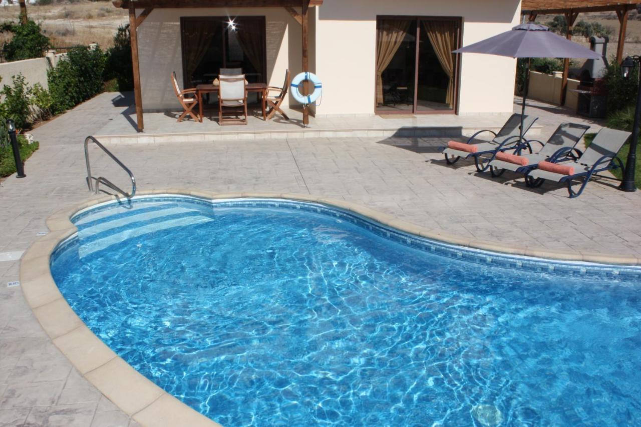 Holidays Villas 皮斯索里 外观 照片