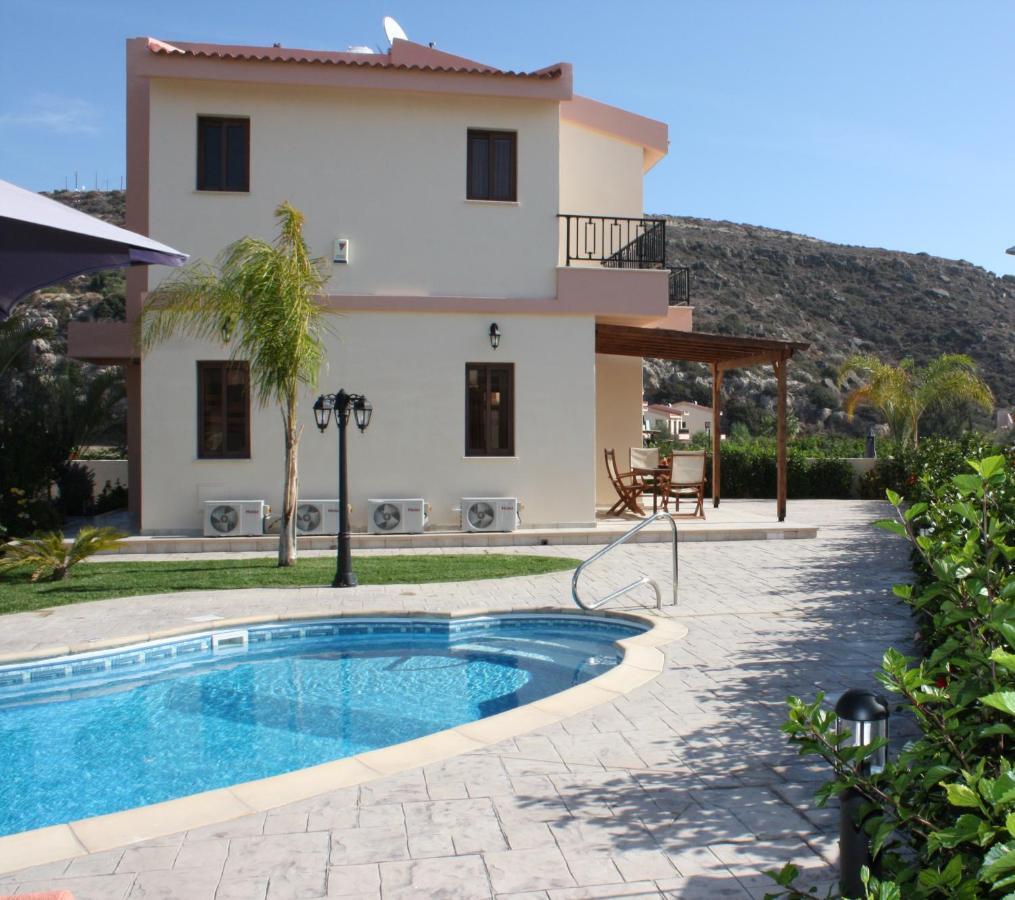 Holidays Villas 皮斯索里 外观 照片