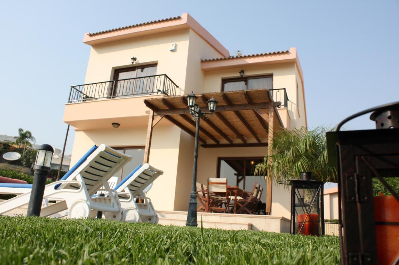 Holidays Villas 皮斯索里 外观 照片
