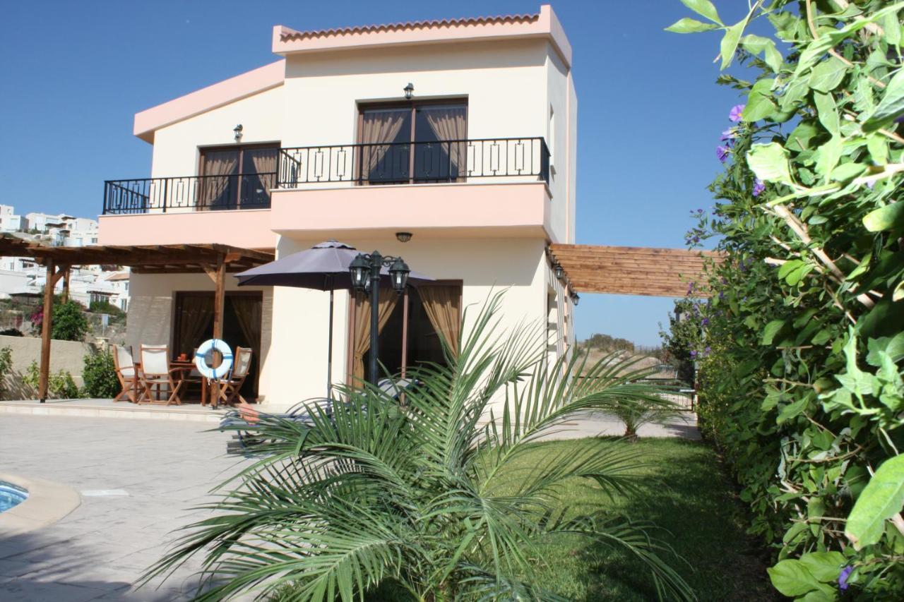 Holidays Villas 皮斯索里 外观 照片