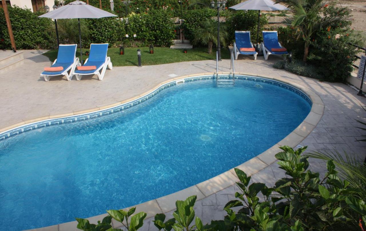 Holidays Villas 皮斯索里 外观 照片