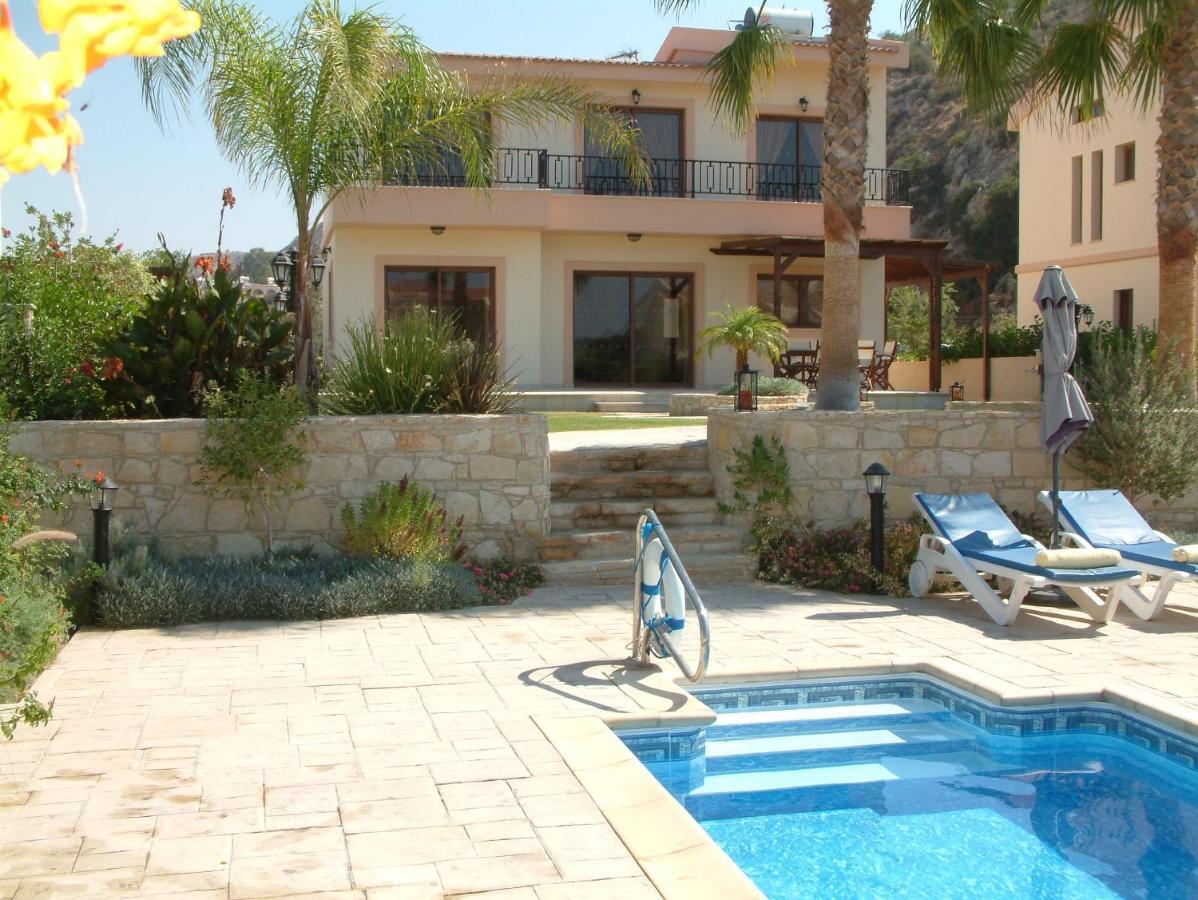 Holidays Villas 皮斯索里 外观 照片