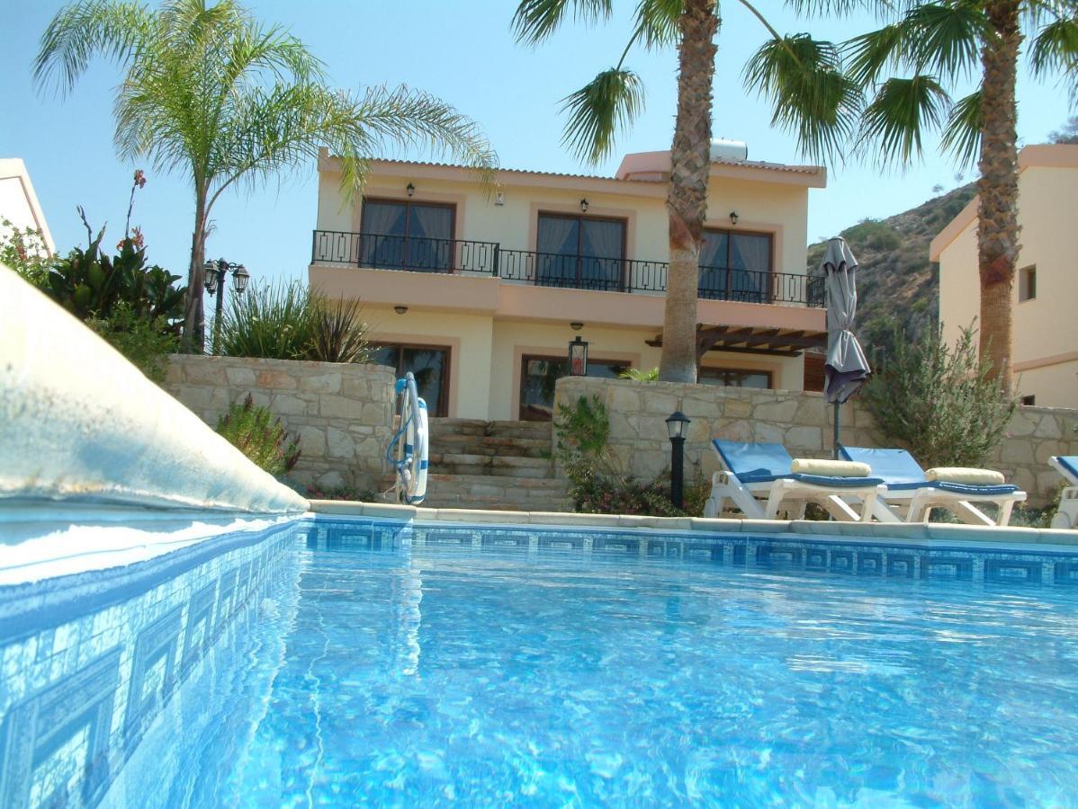 Holidays Villas 皮斯索里 外观 照片